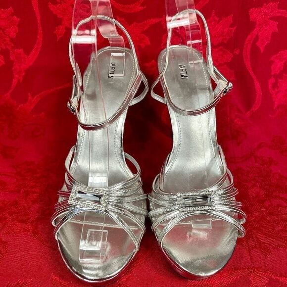 SILVER STRAPPY SHOES by APT 9 SIZE 8 - Picture 4 of 8